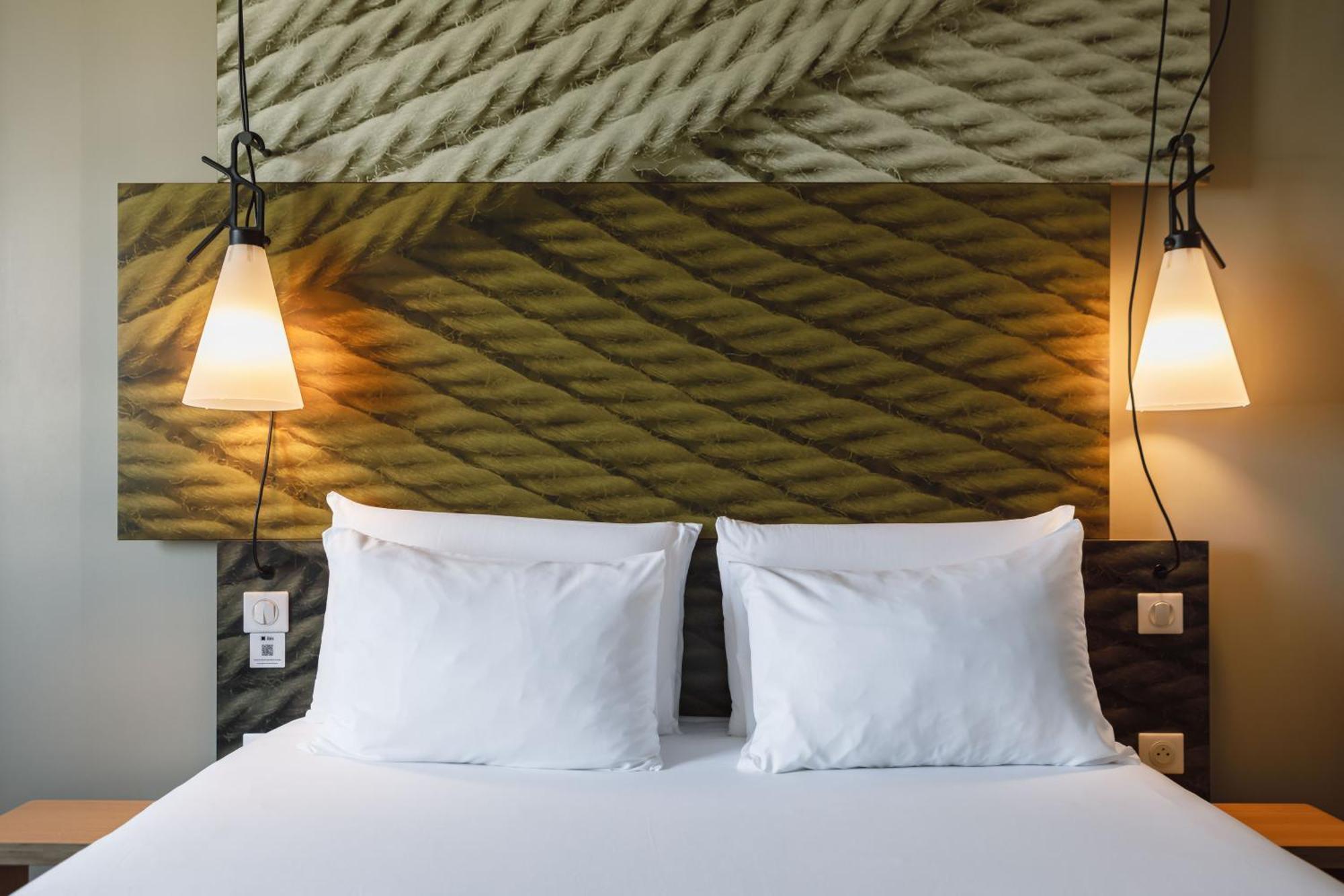 Ibis Lyon Carre De Soie Hotel 3*