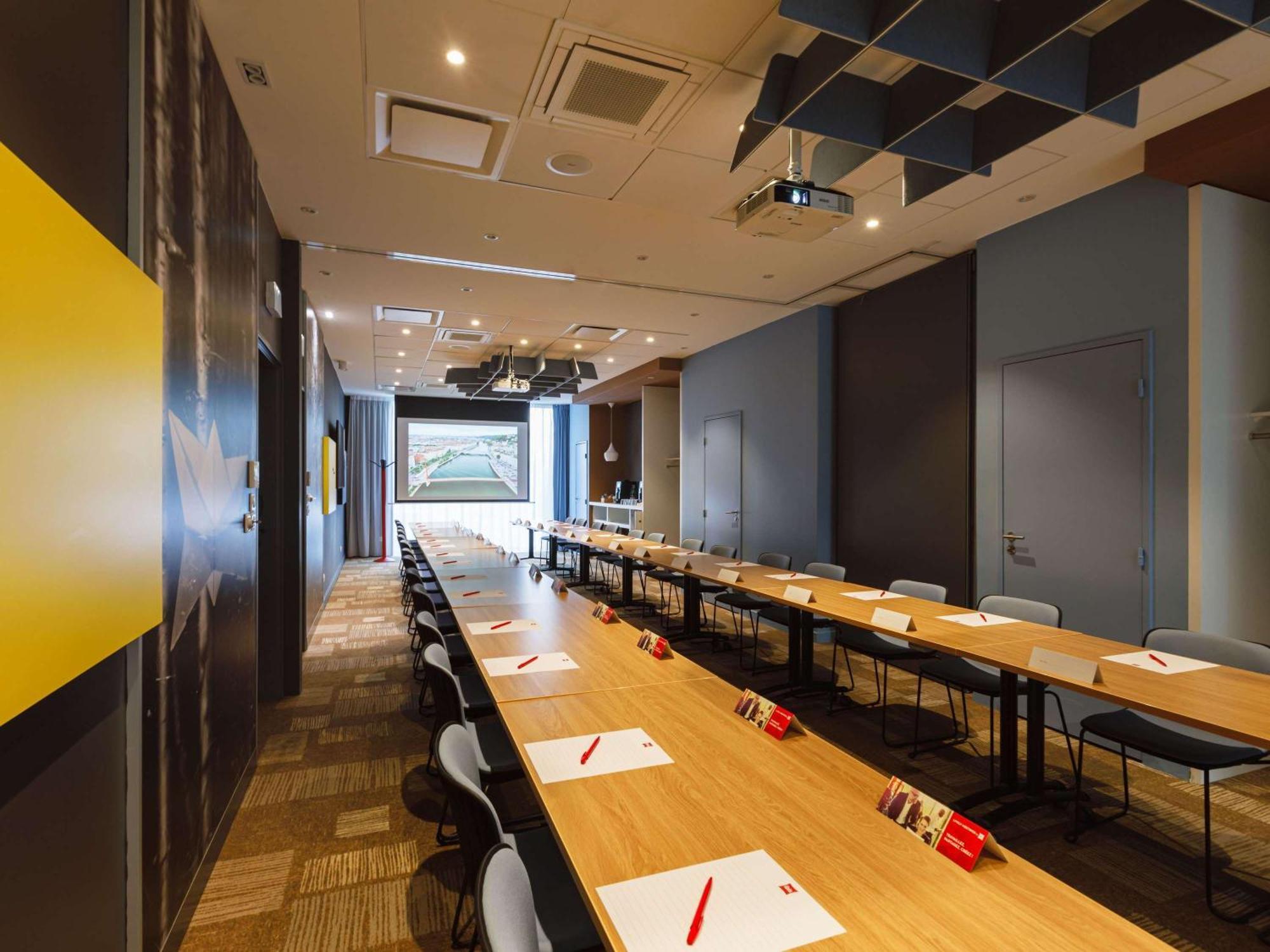 Hotel Ibis Lyon Carre De Soie Vaulx-en-Velin